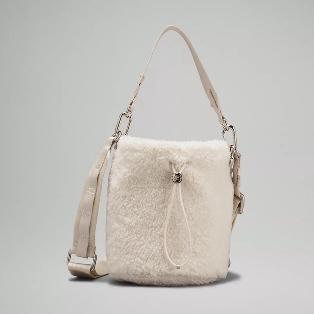 lululemon athletica Cream Bucket Bag